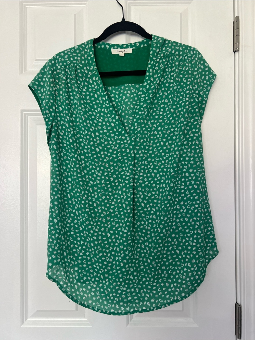 Monday Fun Green Cap-Sleeve V-Neck Top large blouse shirt